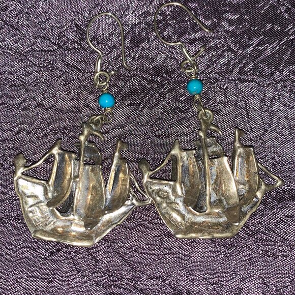 Vintage 925 Sterling Silver Cutter Earrings with Aged Patina Finish - Picture 7 of 11